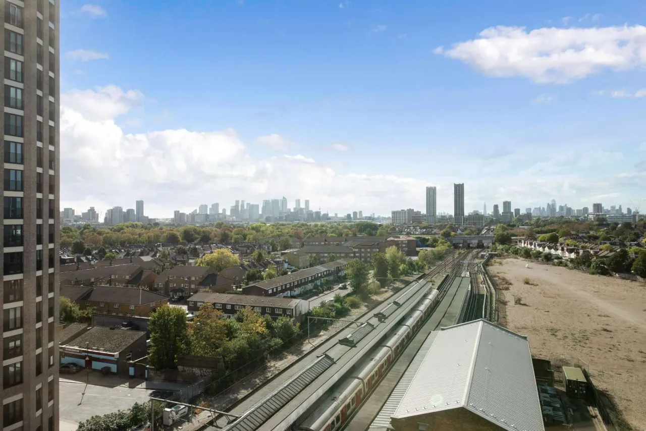 Plaistow Road, London, E13, photo 10