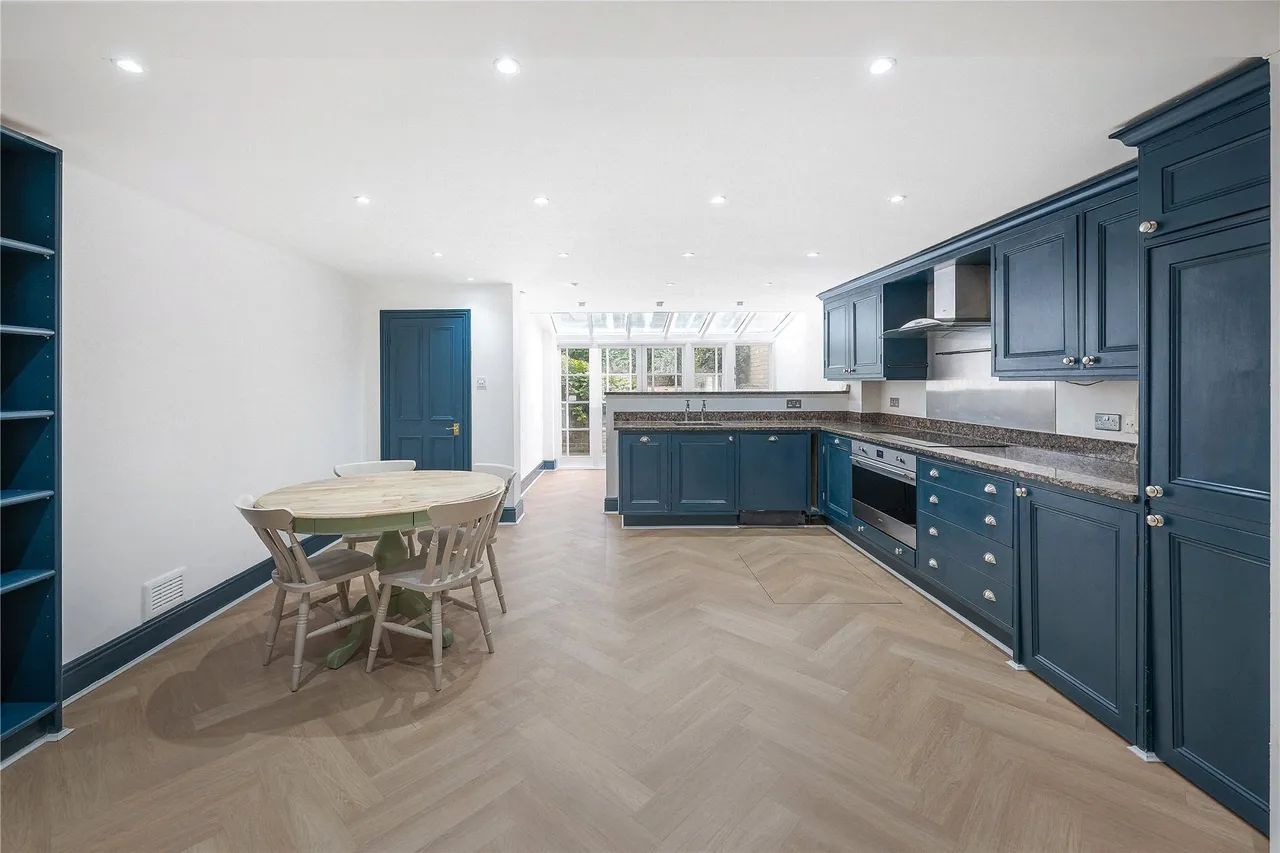 4 bed house to rent — Rostrevor Road, Fulham, London, SW6