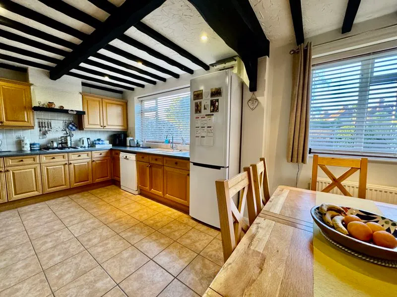 Totteridge Road, High Wycombe HP13 7LW, photo 2