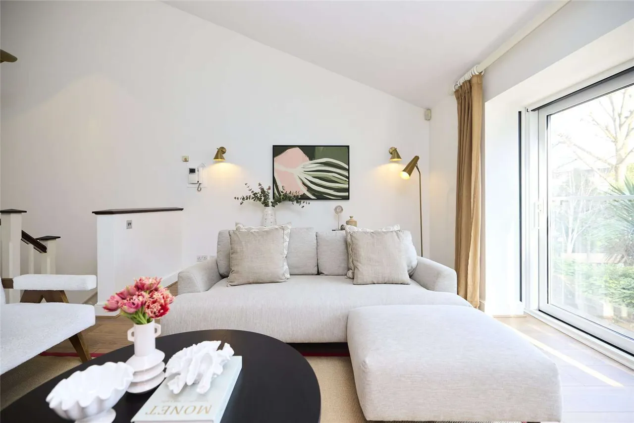 Graces Mews, St John's Wood, NW8, photo 2
