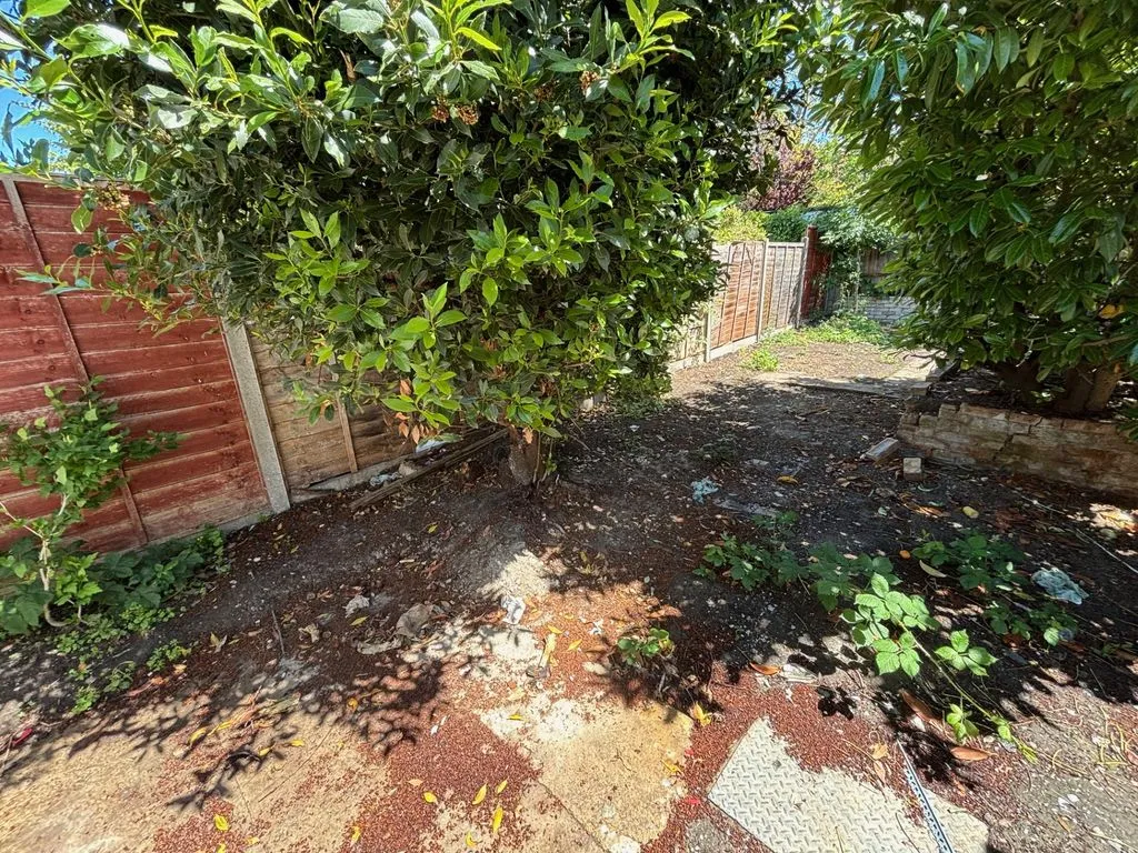 Longfellow Road, Worcester Park KT4 8BD, photo 9