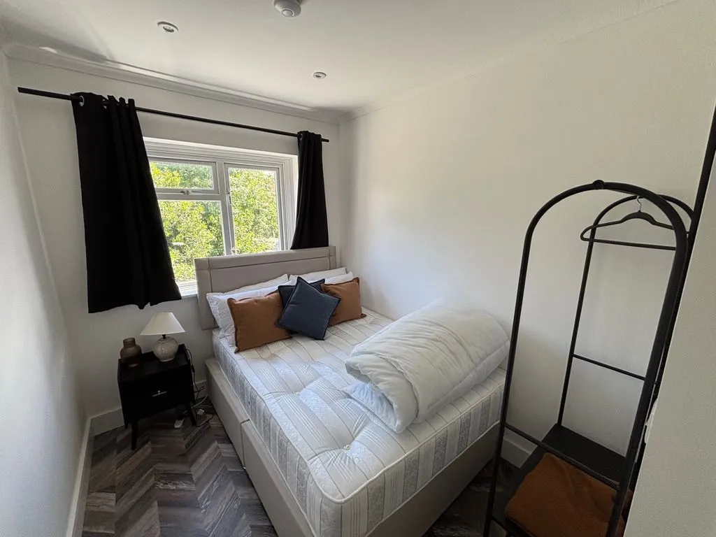 Longfellow Road, Worcester Park KT4 8BD, photo 8
