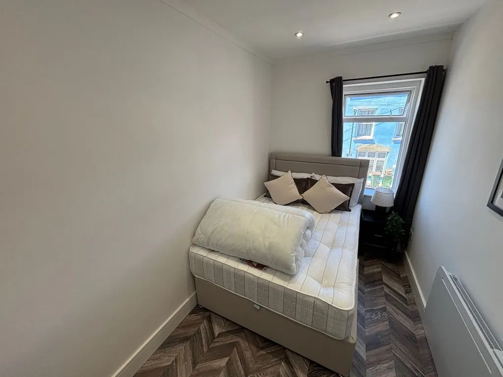 Longfellow Road, Worcester Park KT4 8BD, photo 5