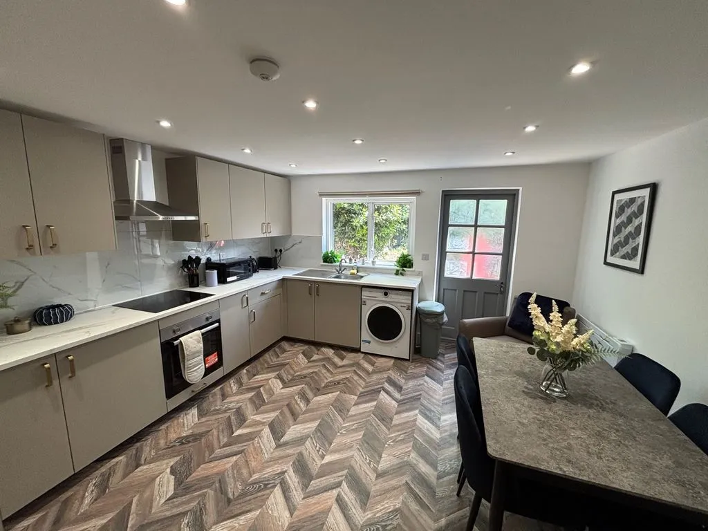 Longfellow Road, Worcester Park KT4 8BD, photo 3