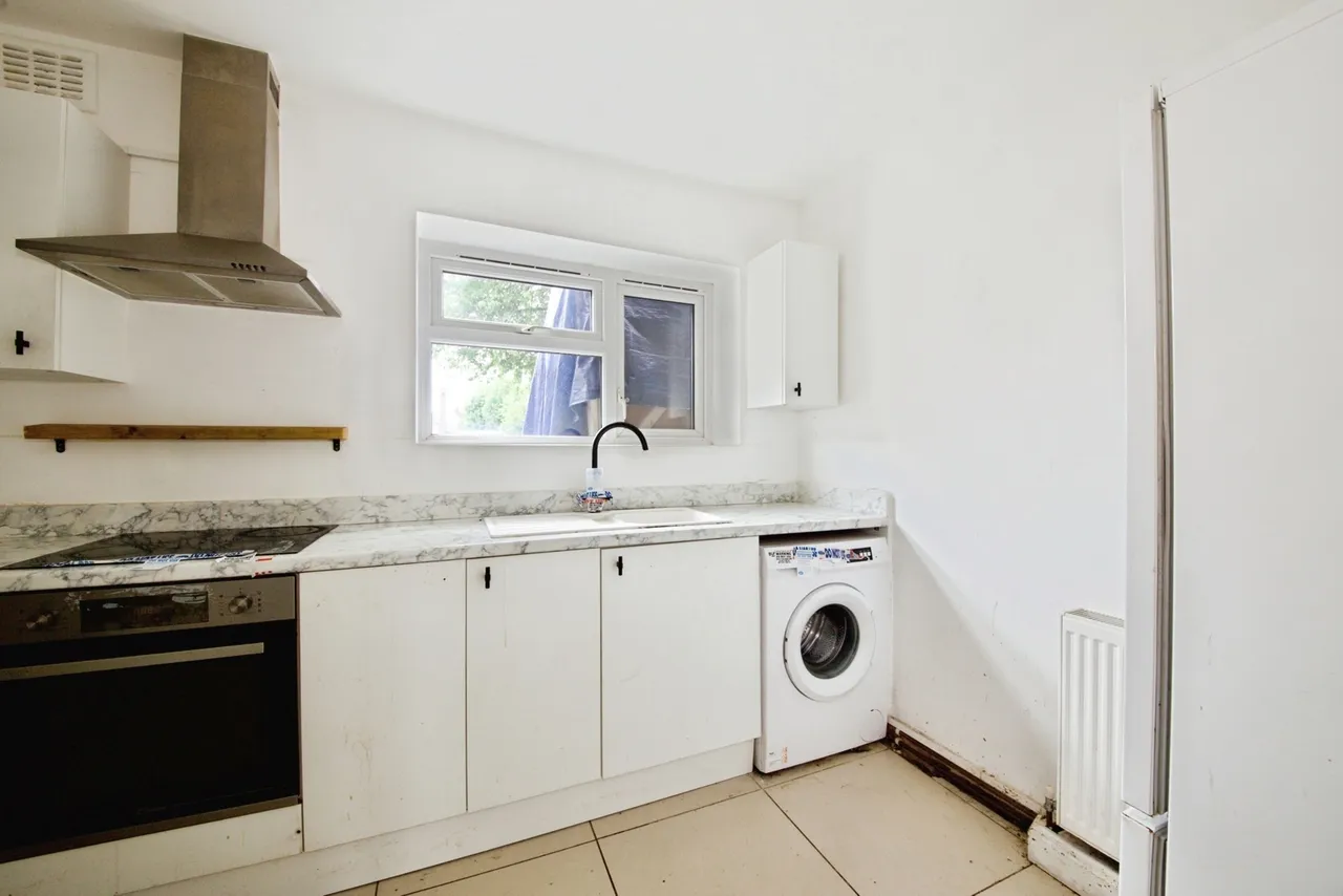 Churchbury Lane, Enfield, EN1, photo 13