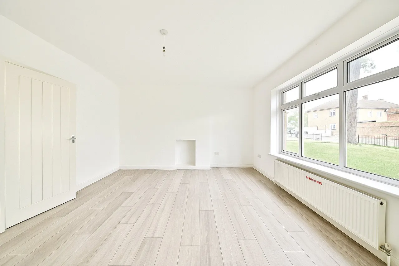 Churchbury Lane, Enfield, EN1, photo 2