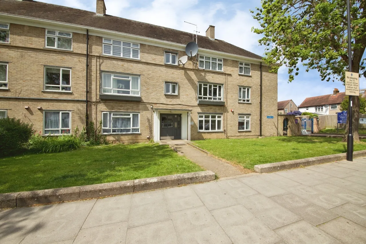 Churchbury Lane, Enfield, EN1, photo 9