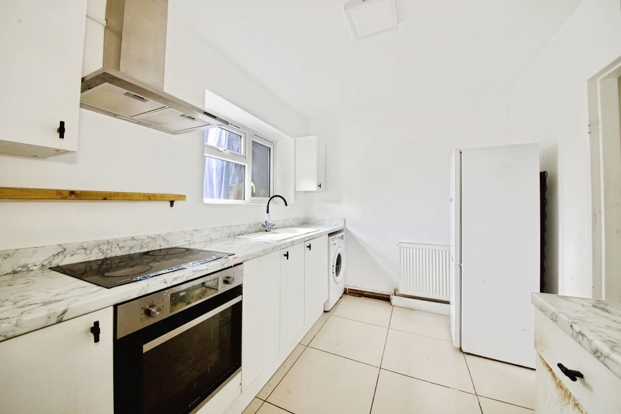 Churchbury Lane, Enfield, EN1, photo 4