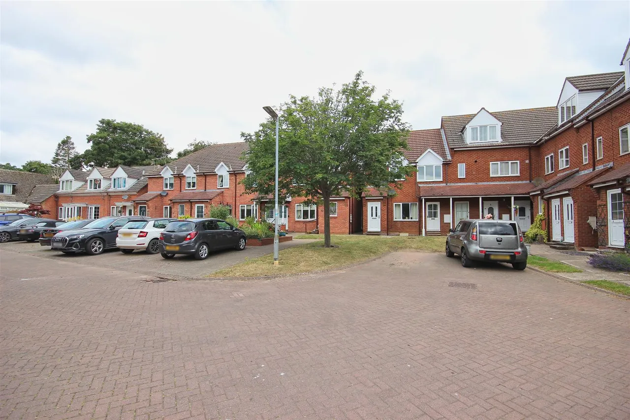 Mascotte Gardens, Hornsea, photo 11