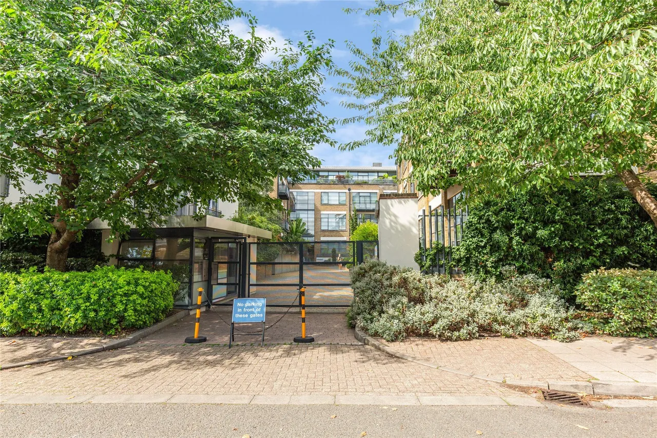 Chiswick Green Studios, Evershed Walk, Chiswick, London, W4, photo 4