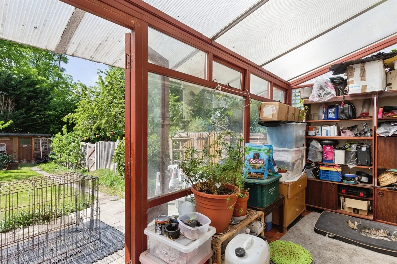 Hagden Lane, Watford, photo 7