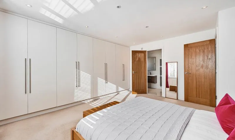 West Farm Close, Ashtead, KT21, photo 14