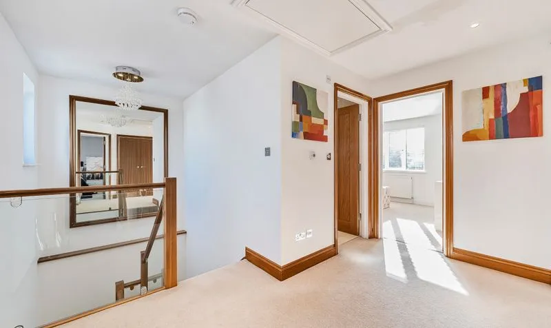 West Farm Close, Ashtead, KT21, photo 13