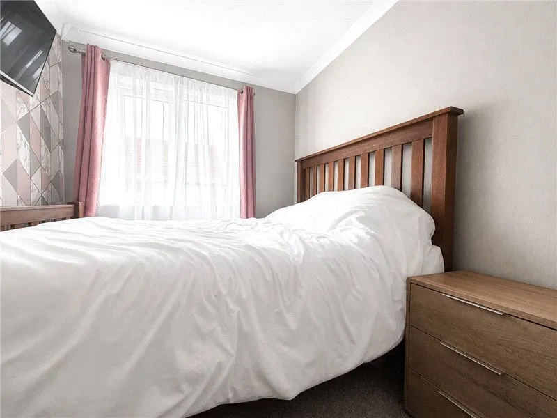 Goldfinch Road, London, SE28, photo 4