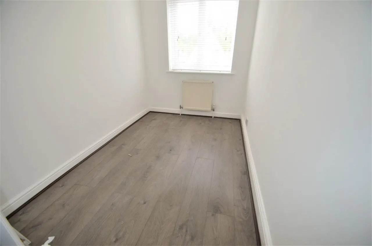 Victoria Road, Mill Hill, photo 6