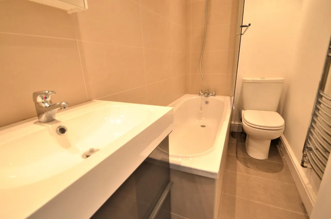 Victoria Road, Mill Hill, photo 7