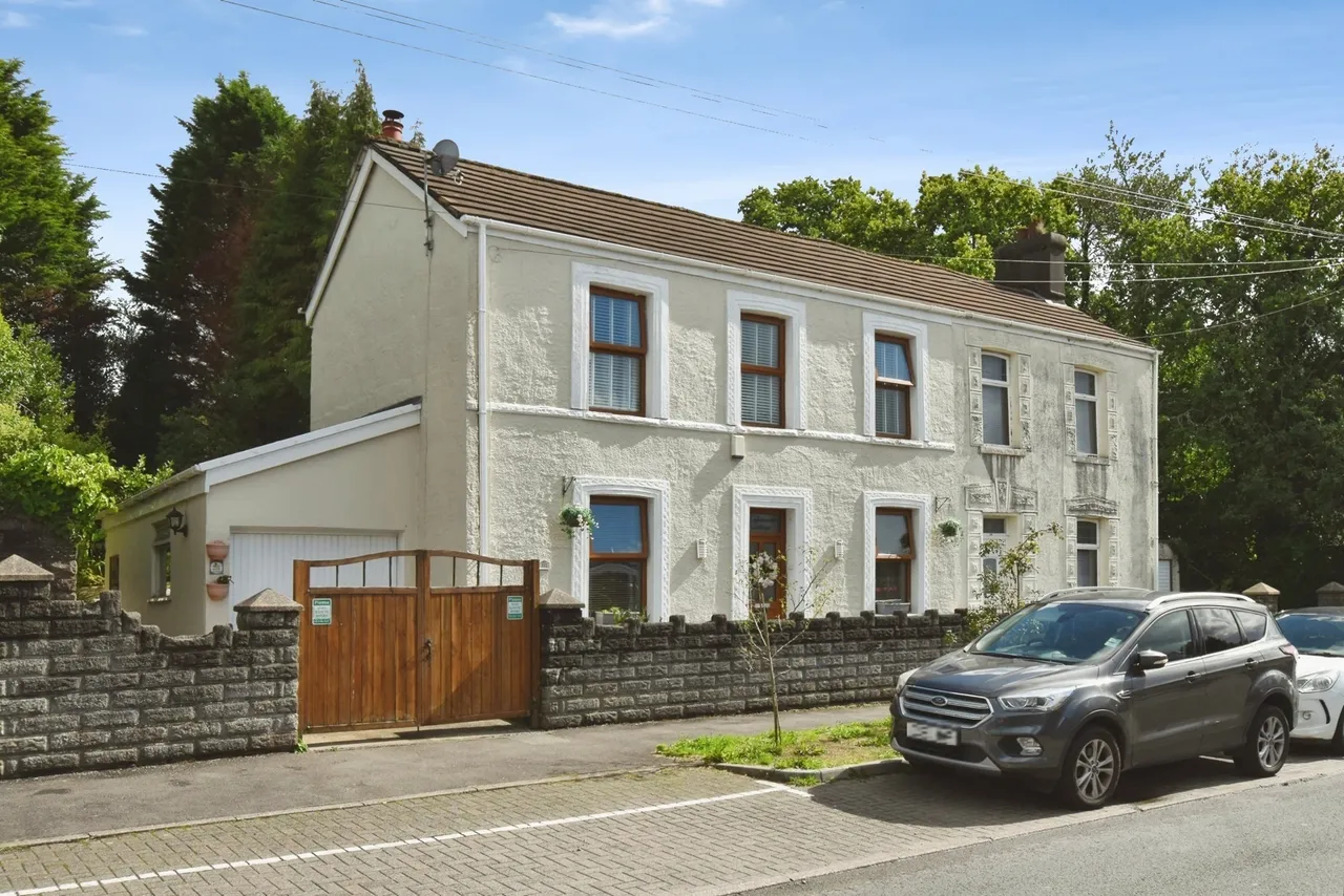 2 bed house for sale, Birchgrove Road, Birchgrove, SA7