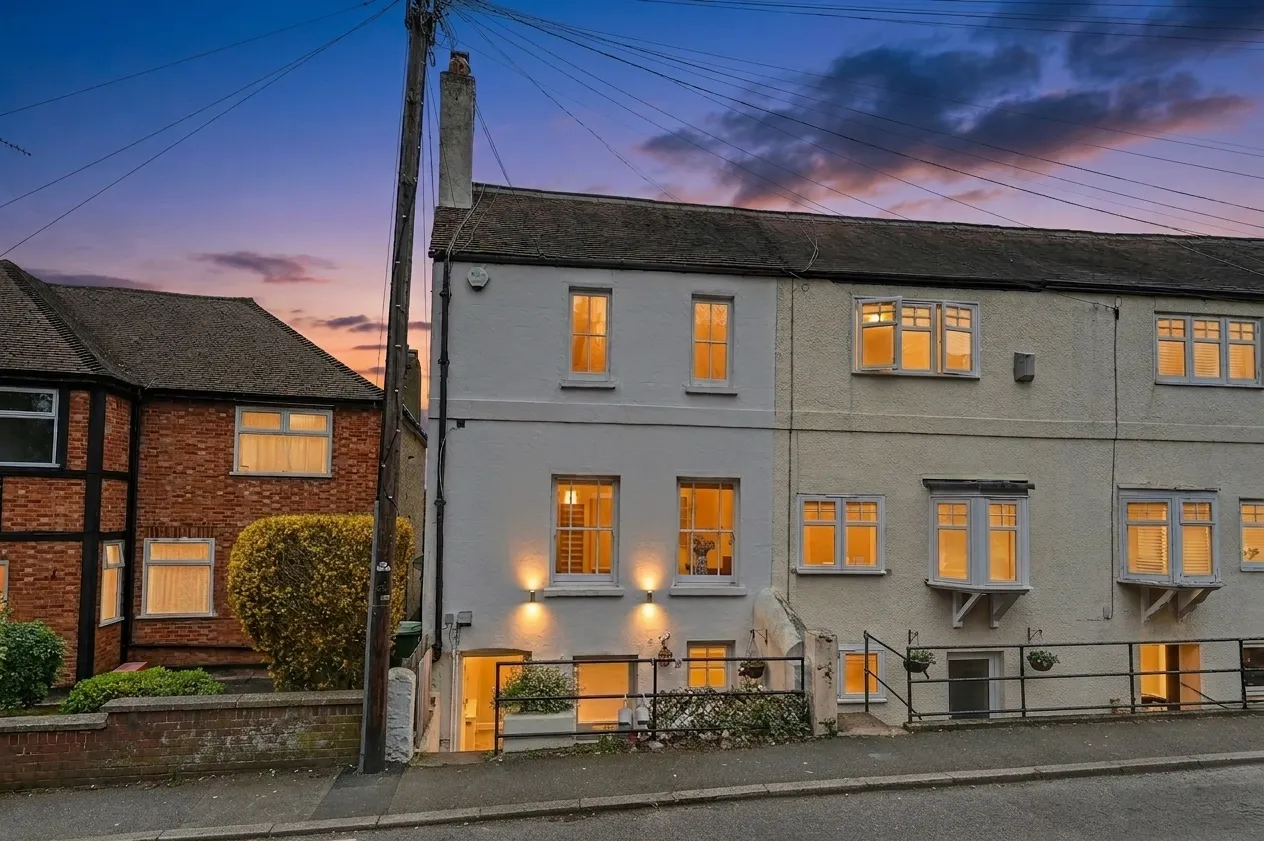 3 bed property for sale — Crown Street, Harrow, HA2