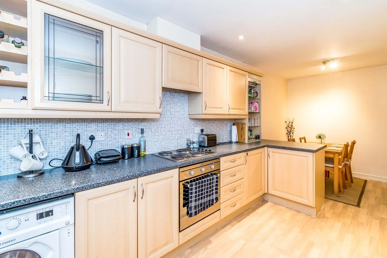 Hawkswood Road, Bitterne, Southampton, photo 5