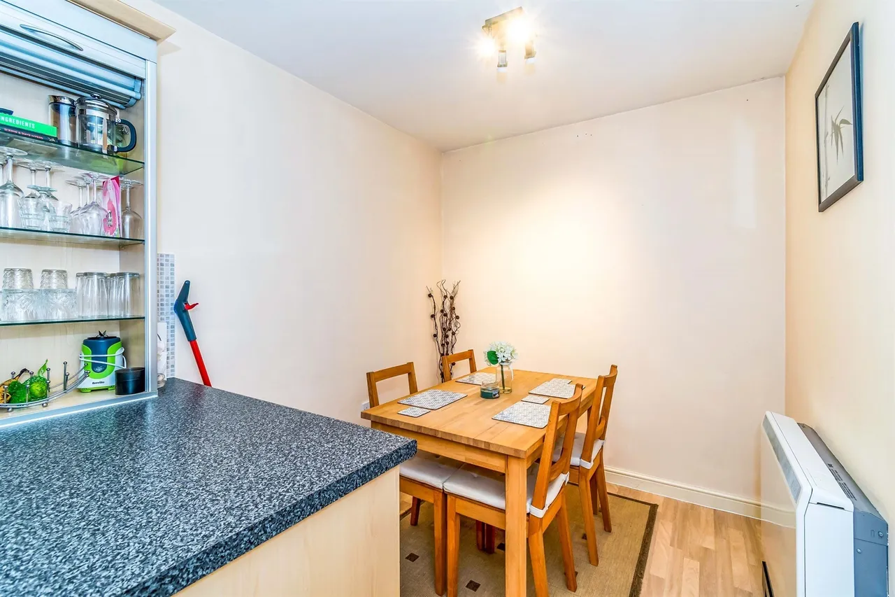 Hawkswood Road, Bitterne, Southampton, photo 6