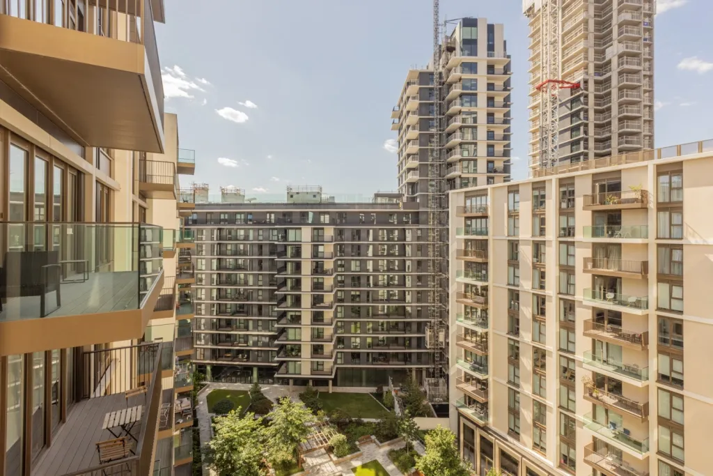 2 bed flat for sale, Fountain Park Way, White City, W12