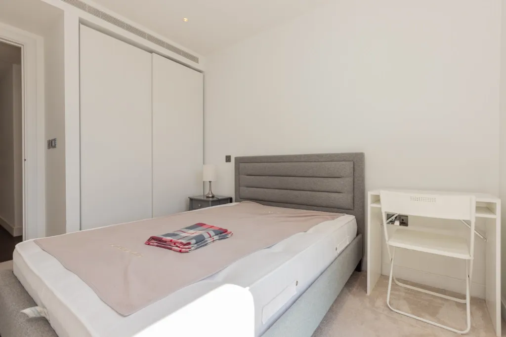 Fountain Park Way, White City, W12, photo 15