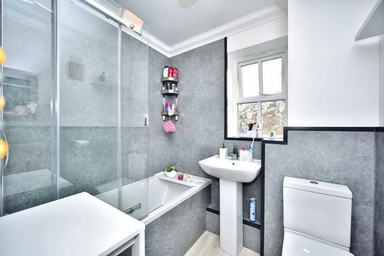 River Bank Close, Maidstone, ME15, photo 9