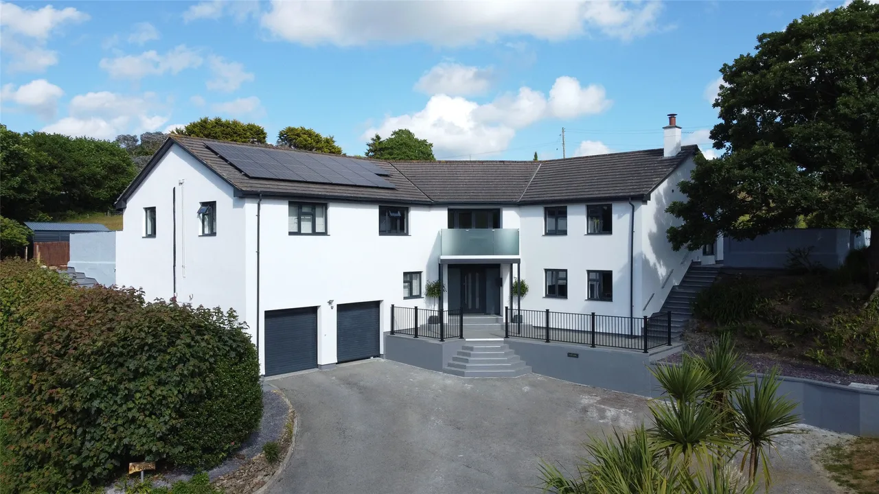 Bush, Bude, EX23, photo 6