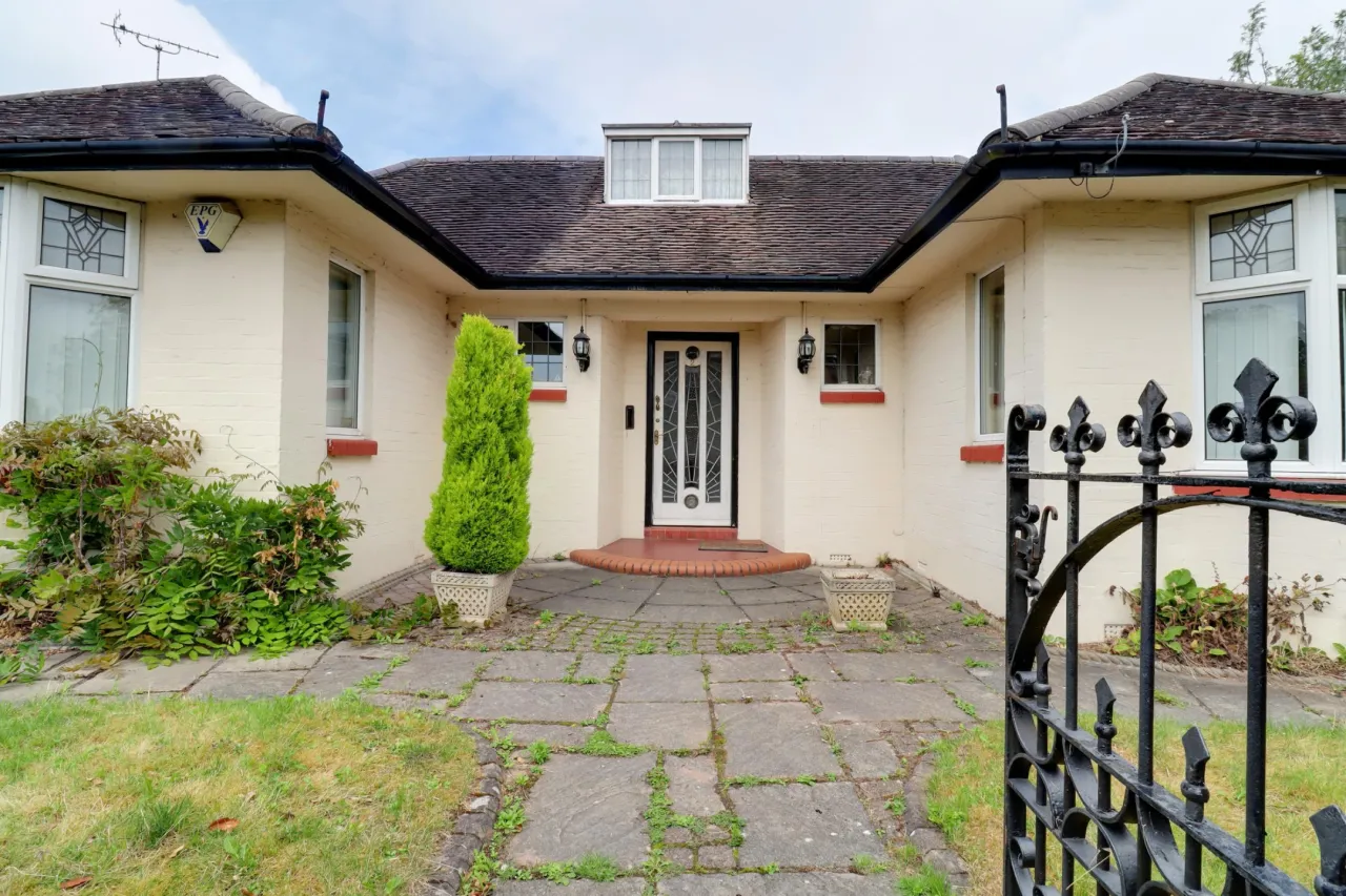 Springfield Drive, Crewe, photo 2