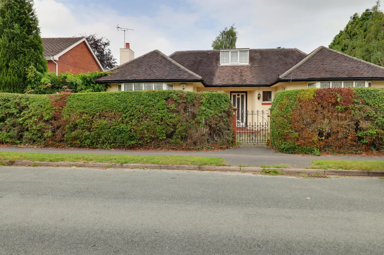 Springfield Drive, Crewe, photo 4
