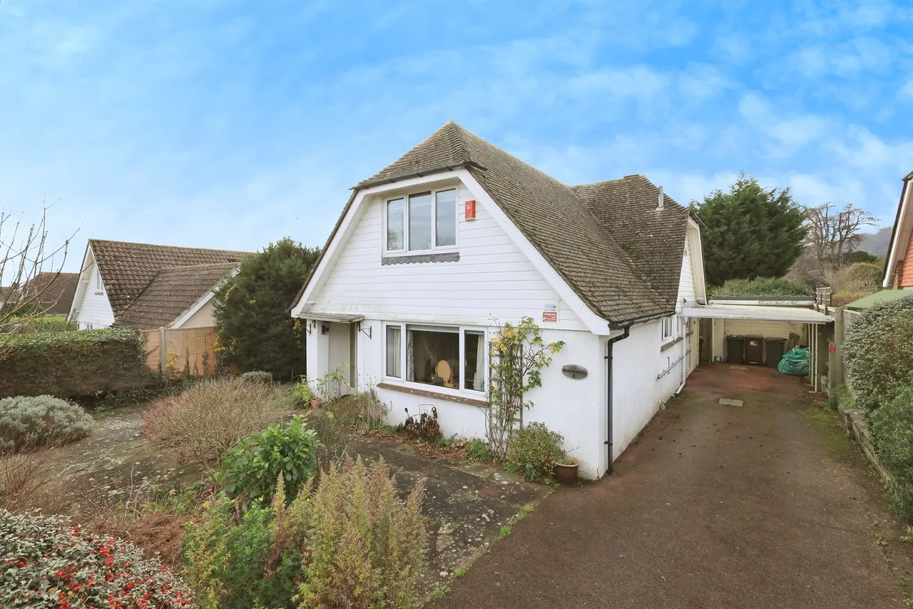 Lodge Avenue, Eastbourne, photo 2
