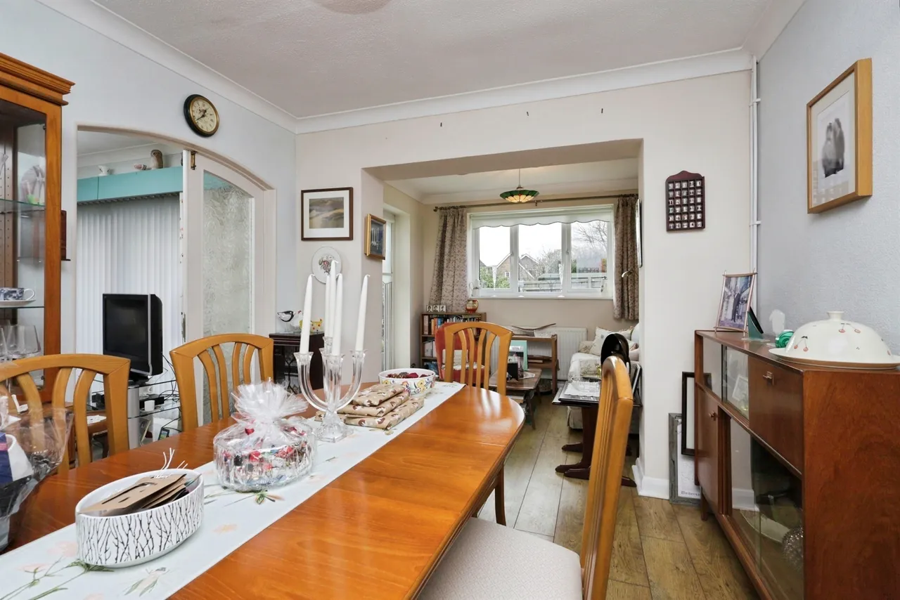 Lodge Avenue, Eastbourne, photo 7