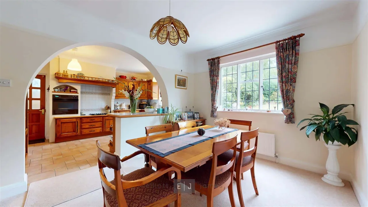 The Meadway, Buckhurst Hill, photo 7