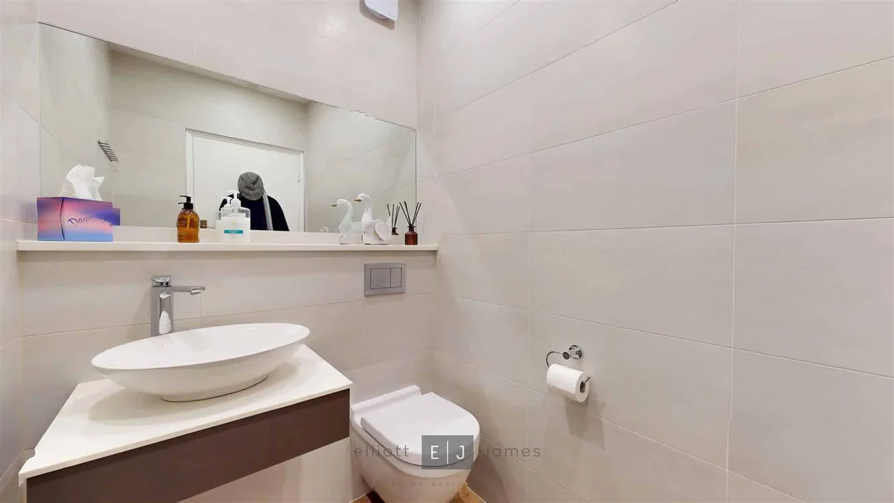 The Meadway, Buckhurst Hill, photo 6
