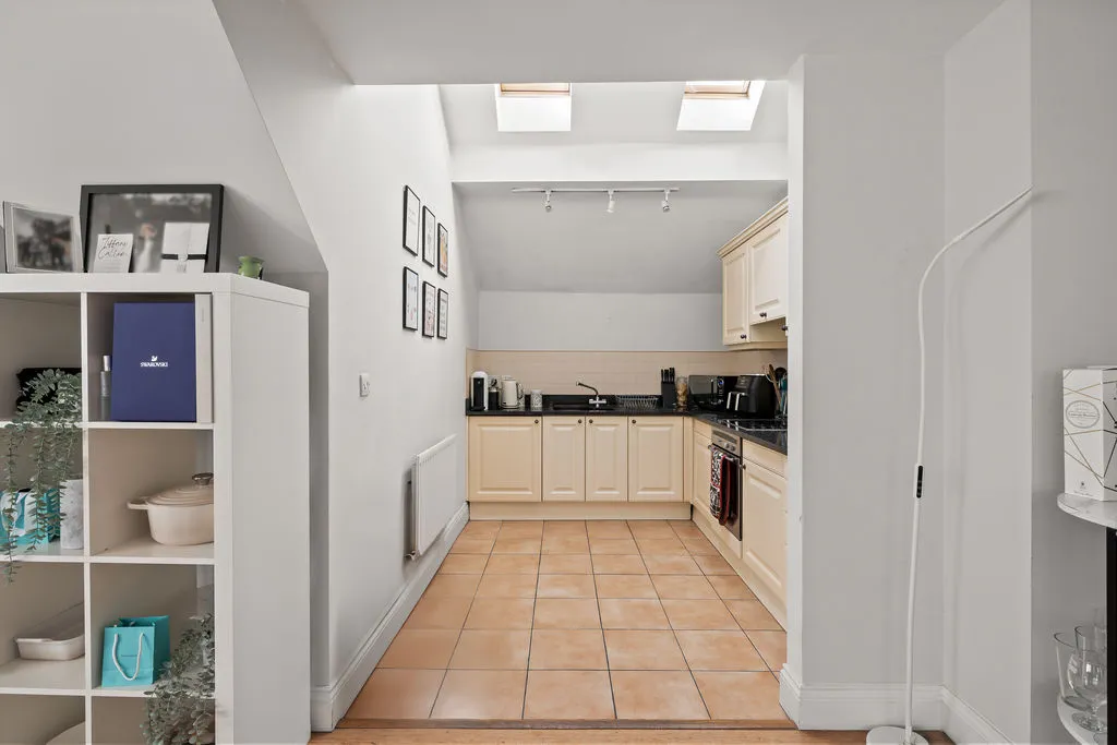 High Street, Ewell, KT17, photo 9