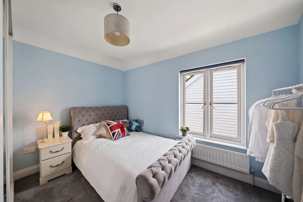 High Street, Ewell, KT17, photo 13