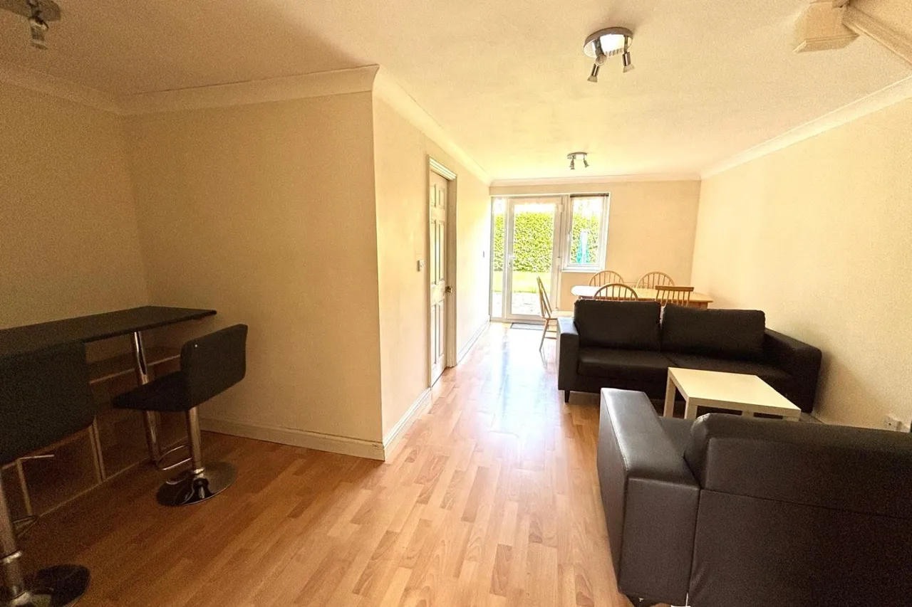 Nightingale Shott Surrey Egham, TW20, photo 2