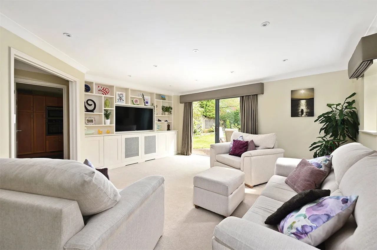 Windsor Gardens, Ash, Aldershot, Surrey, GU12 6QT, photo 5