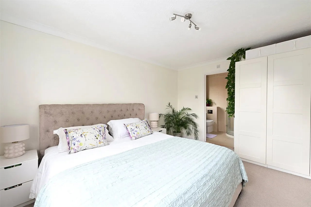 Windsor Gardens, Ash, Aldershot, Surrey, GU12 6QT, photo 15
