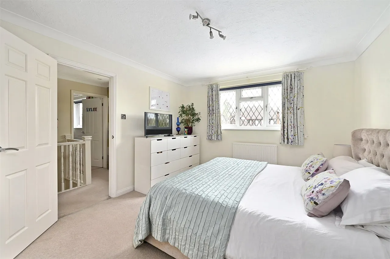 Windsor Gardens, Ash, Aldershot, Surrey, GU12 6QT, photo 10