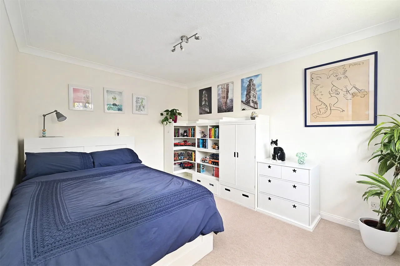 Windsor Gardens, Ash, Aldershot, Surrey, GU12 6QT, photo 11