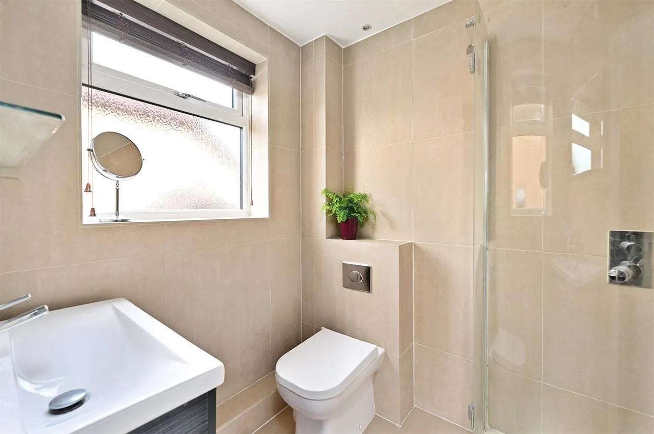 Windsor Gardens, Ash, Aldershot, Surrey, GU12 6QT, photo 9