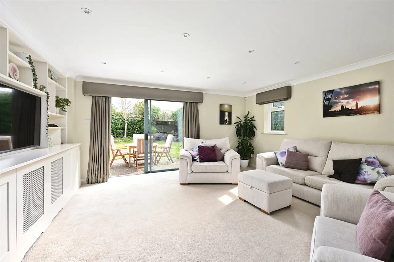 Windsor Gardens, Ash, Aldershot, Surrey, GU12 6QT, photo 4