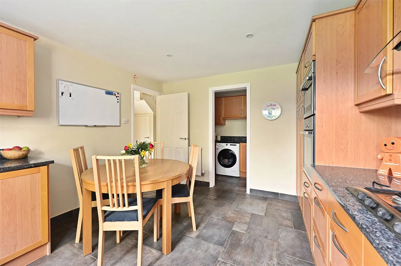 Windsor Gardens, Ash, Aldershot, Surrey, GU12 6QT, photo 6