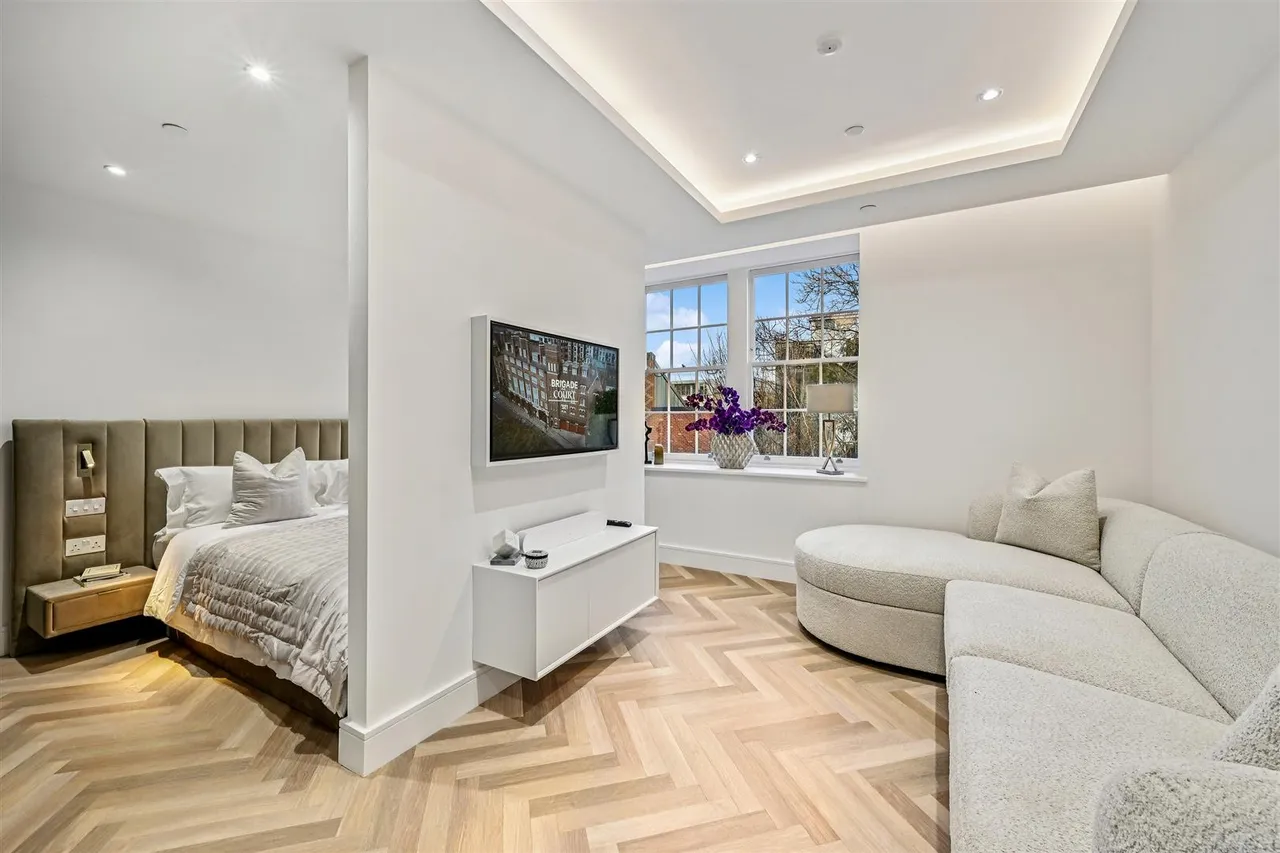 1 bed flat for sale, Davies House, Southwark