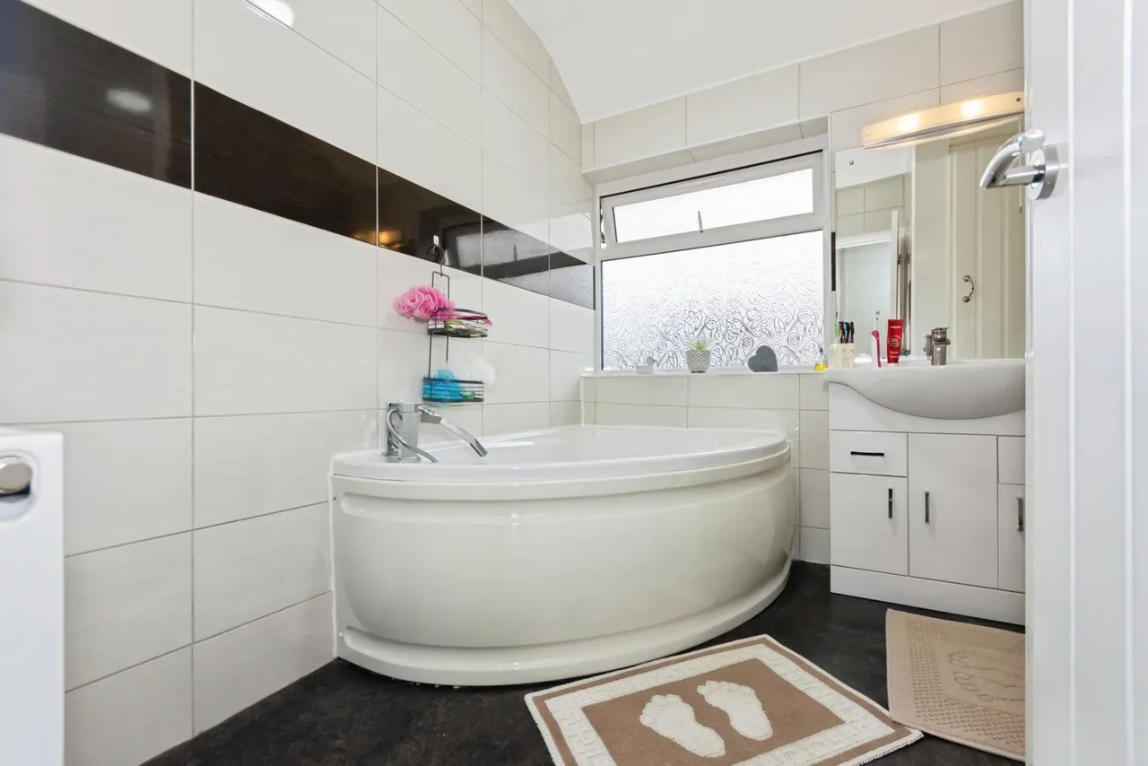 Circular Road, Birmingham, B27, photo 17