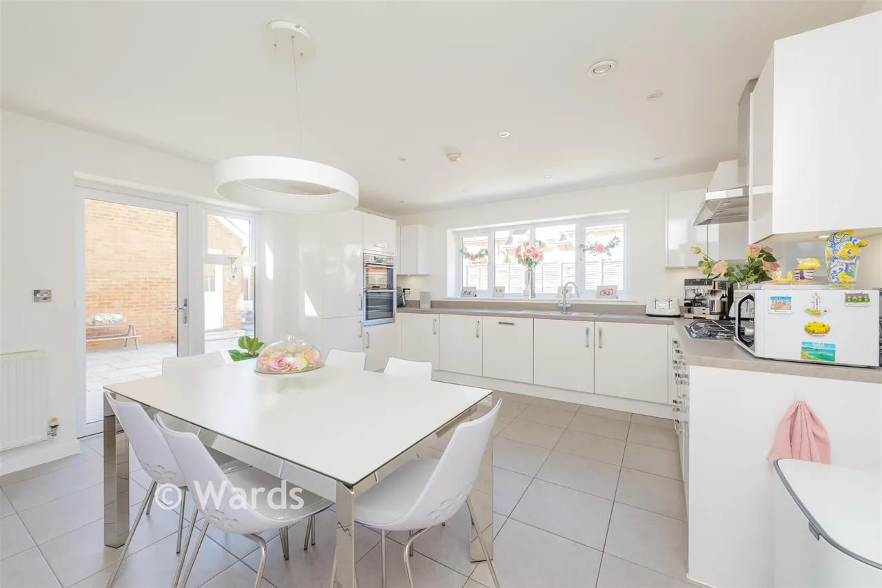 Castleridge Drive, Greenhithe, DA9, photo 3