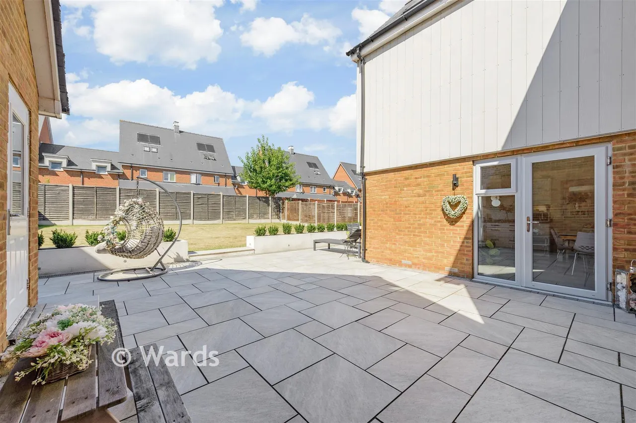 Castleridge Drive, Greenhithe, DA9, photo 2