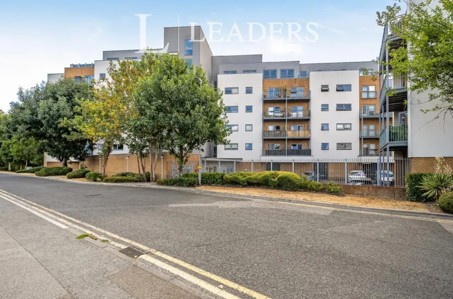 2 bed flat for sale, Sovereign Way, Tonbridge, TN9
