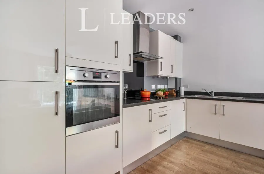 Sovereign Way, Tonbridge, TN9, photo 3
